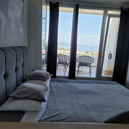Studio Apartment Lanterna Zára Kültér fotó
