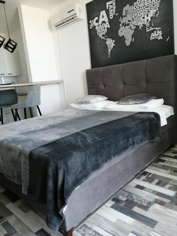 Studio Apartment Lanterna Zára Kültér fotó