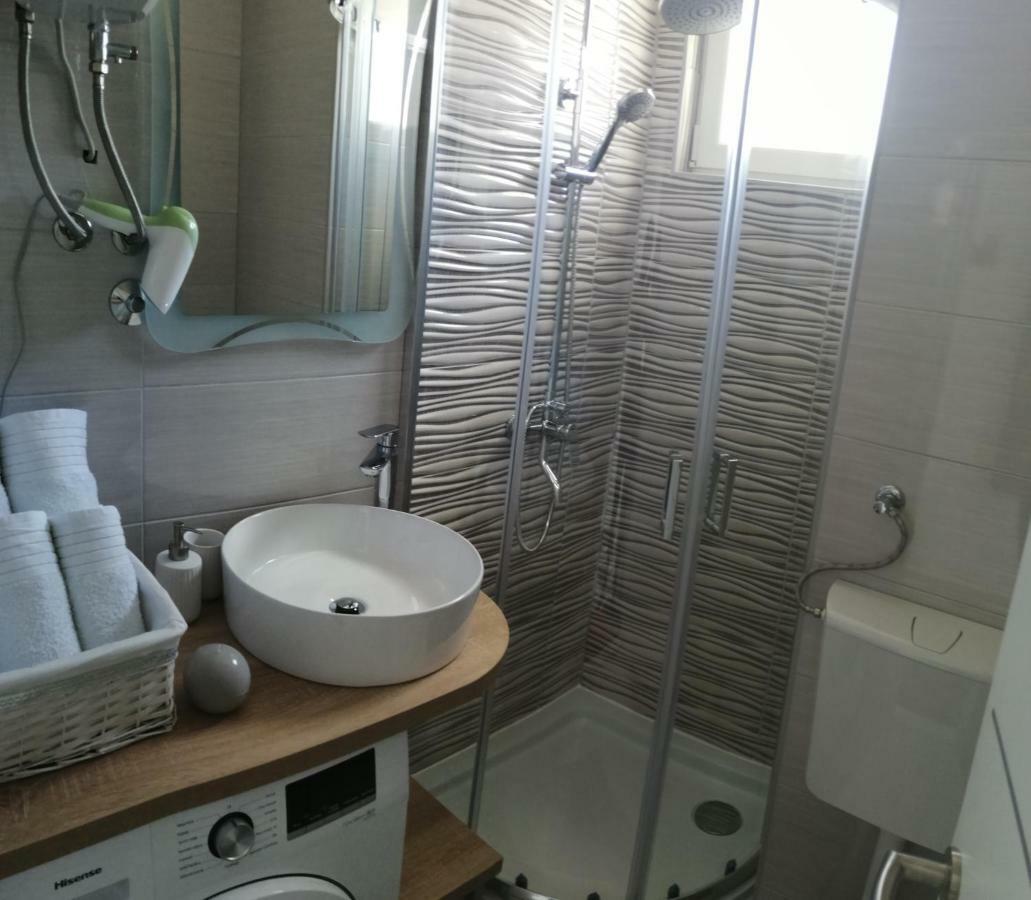 Studio Apartment Lanterna Zára Kültér fotó